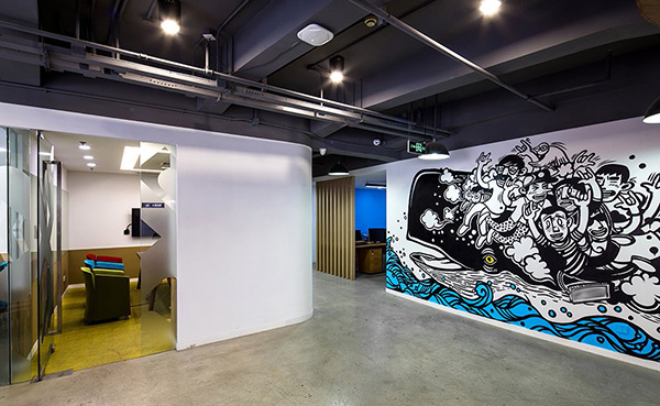 提示:位于前台区域,据说这涂鸦墙的附近有很多奖杯