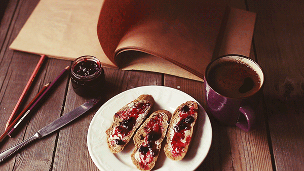 周一的清晨,她们想用这些美食 gif 带给你元气满满的一天