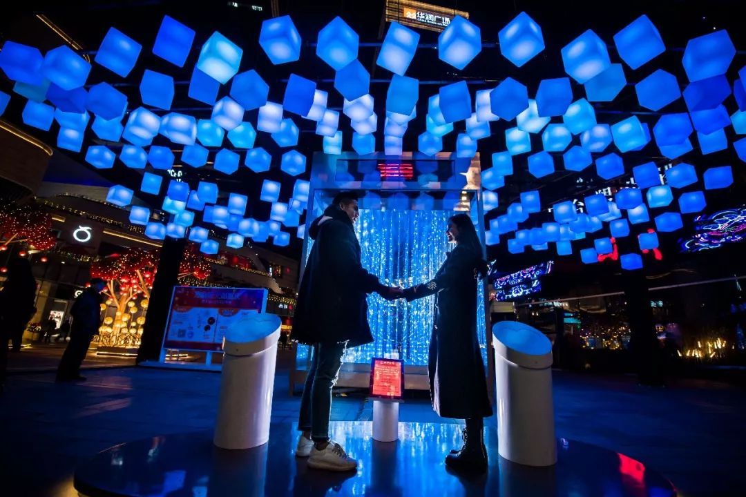 重庆万象城:那些给爱人的浪漫,我们用最特别的方式送出