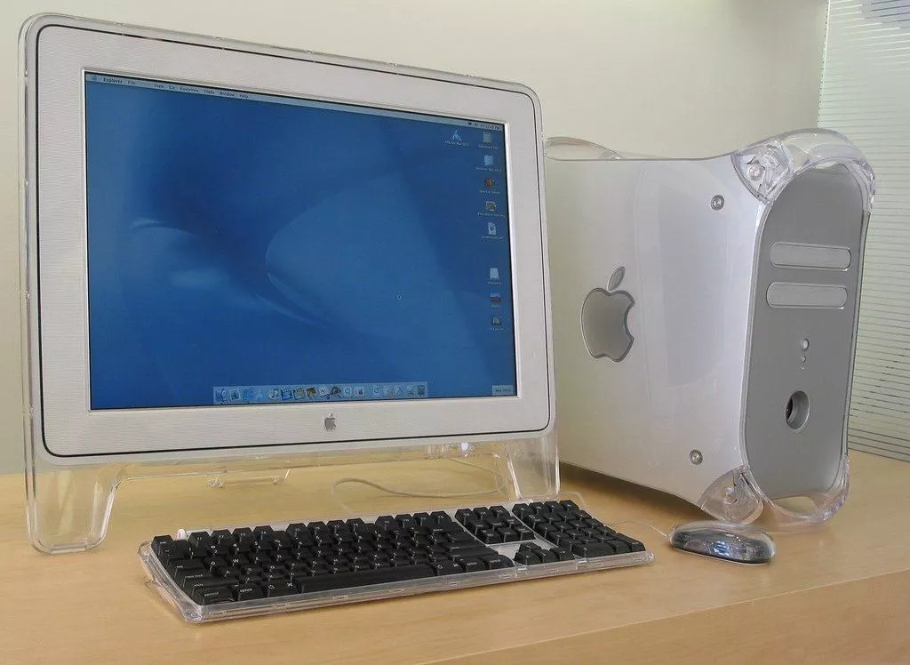 这是我接触到的第一台苹果电脑 当时并不觉得跟pc有什么区别 imac g3