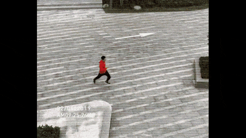 角色,用纪录感叙述   胶片真实监控摄像头视角讲述四位跑者的跑步故事