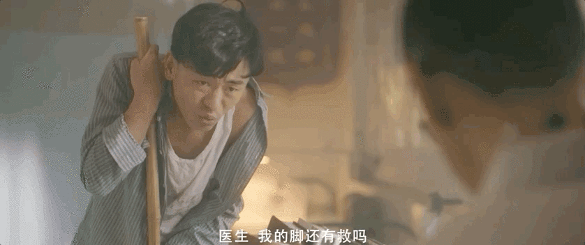 他们有的如新世相和快手,直击疫情现场,记录凌晨四点的武汉;有的如