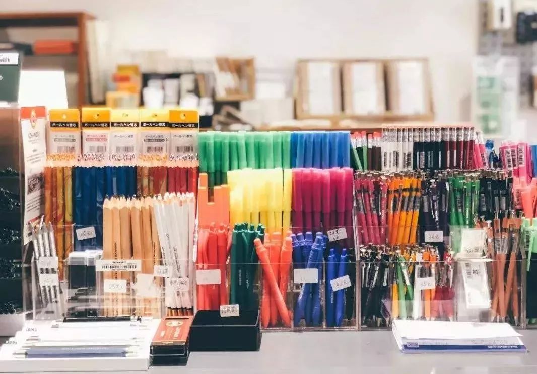 首发:日本设计小站如果要问,在日本哪个文具品牌是祖师爷般的存在?