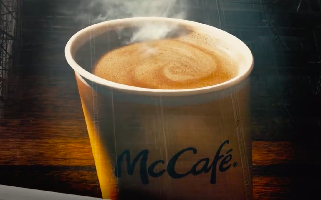 mccafe德国:广告牌上的咖啡冒"热气"了,好想来一杯