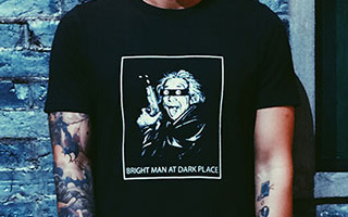 "Bright Man At Dark Place"Tee 正式开售