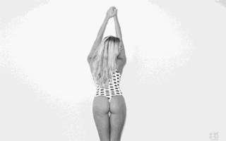 大牌情色广告：俺们拍照不用浆，全靠浪