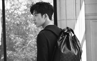 井柏然与LV之间的化学反应，在旅行中发现心无杂念的可能