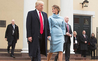 穿衣定气场，美国超模第一夫人在就职典礼上穿了什么？