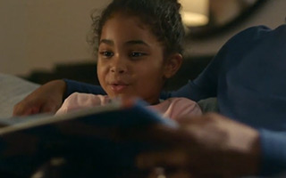 Google 2017超级碗广告：解决爸爸们讲故事的尴尬