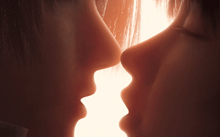 哈根达斯“有毒”长图文新品广告：吻住，然后呢？