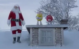 2017 趣味圣诞广告：M&M’s ，让你我更靠近