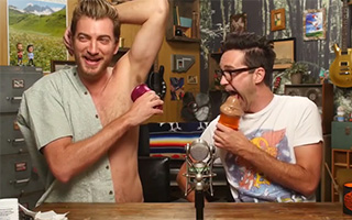 趣味脱口秀 Good Mythical Morning，拯救你的工作日早晨