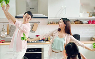 槽点满满的康X傅方便面广告——你家的梦想生活才是吃方便面！