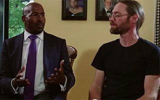 Van Jones 主持，CNN 推出时政评论节目《The Messy Truth》