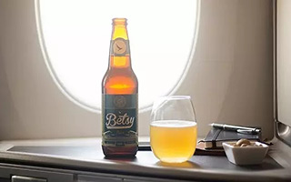 国泰航空：在35000英尺的高空喝精酿啤酒不再是梦！