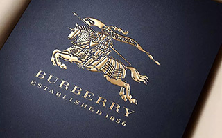 Burberry、Giorgio Armani、VOGUE的字体，有何玄机？