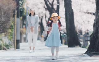 日本泪目书包广告：开学第一天，比你更不舍的是妈妈