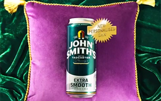 John Smith's：特制父亲节礼物，印名字的啤酒罐