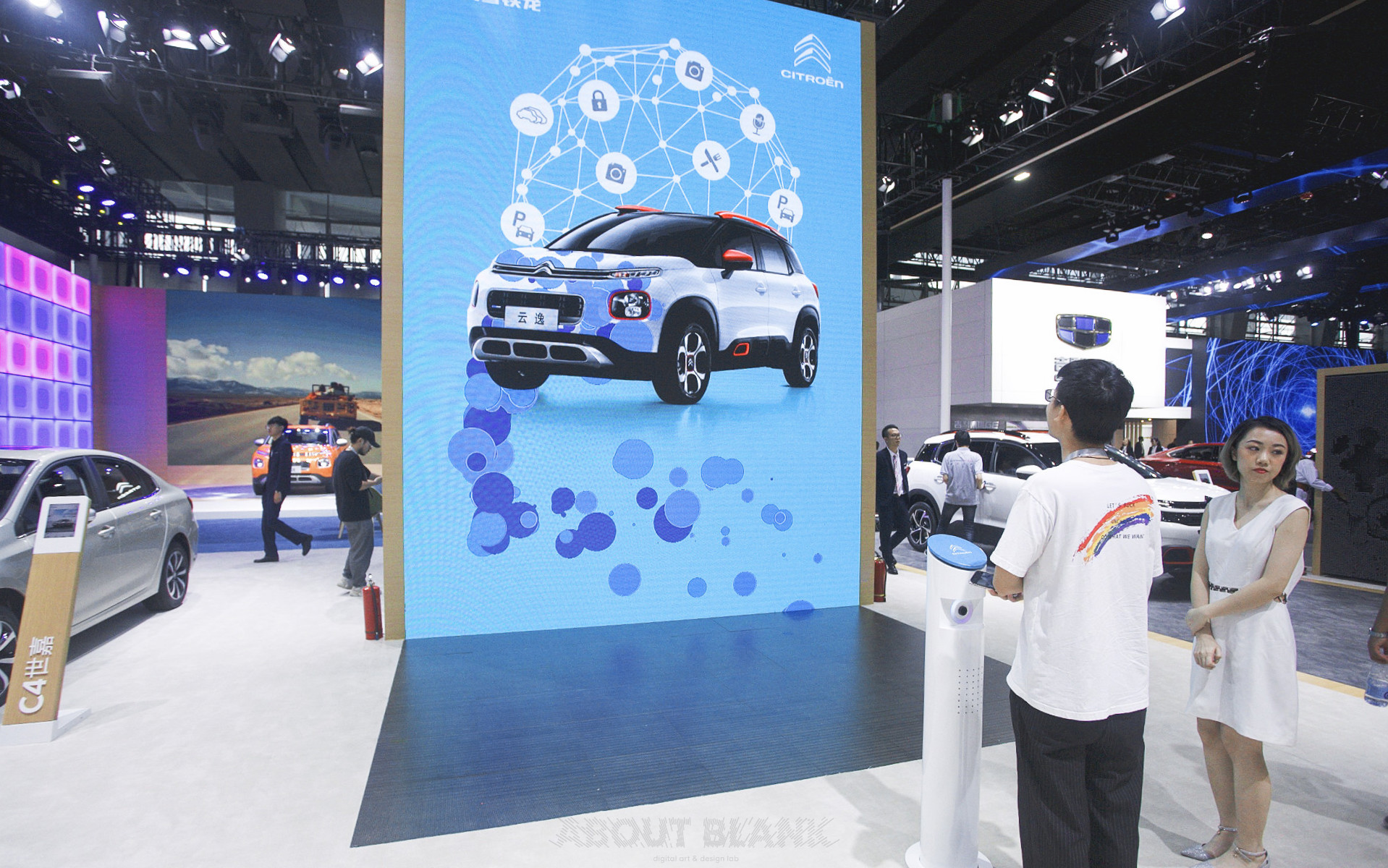 空白造物：2018广州国际车展雪铁龙展位交互装置设计  