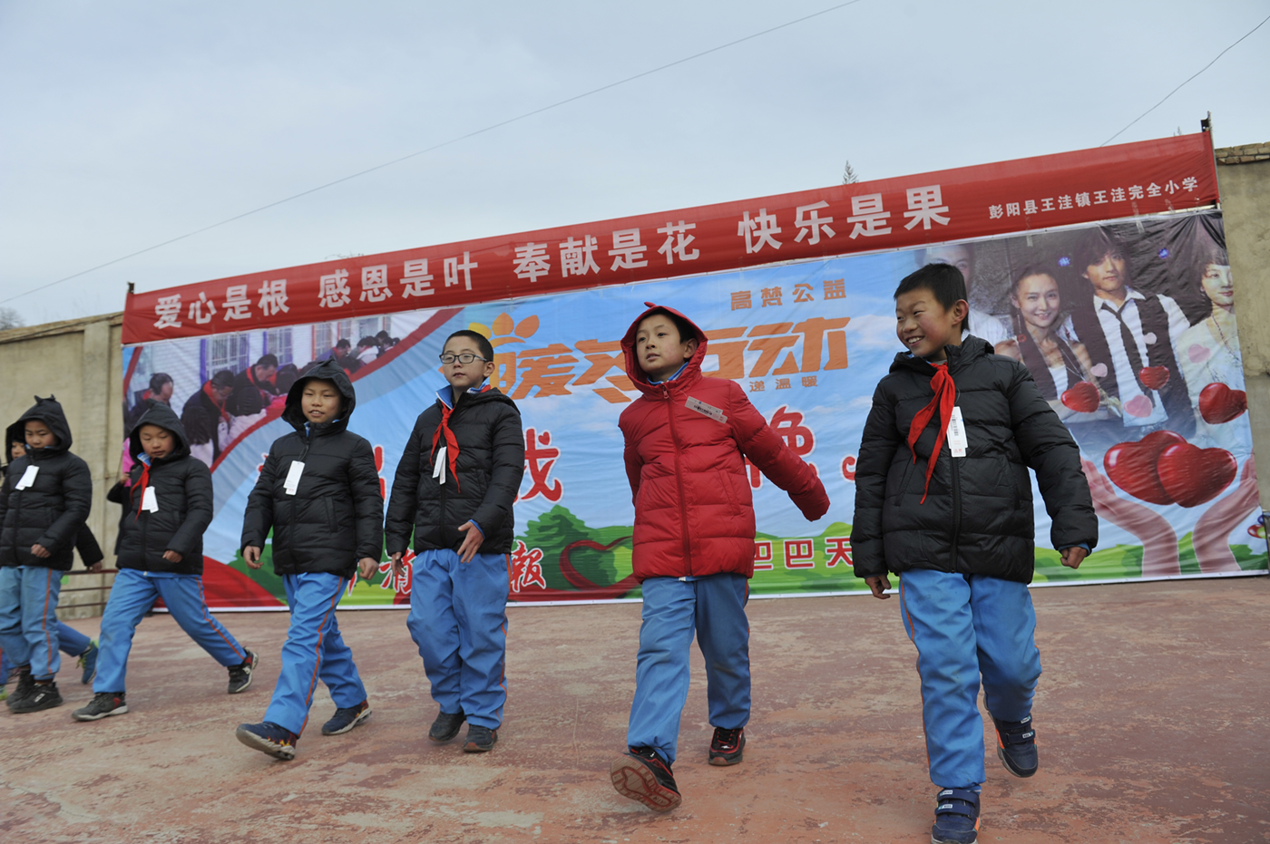 一件新衣服，一个快乐年 | 高梵暖冬行动把“乐捐”进行到底