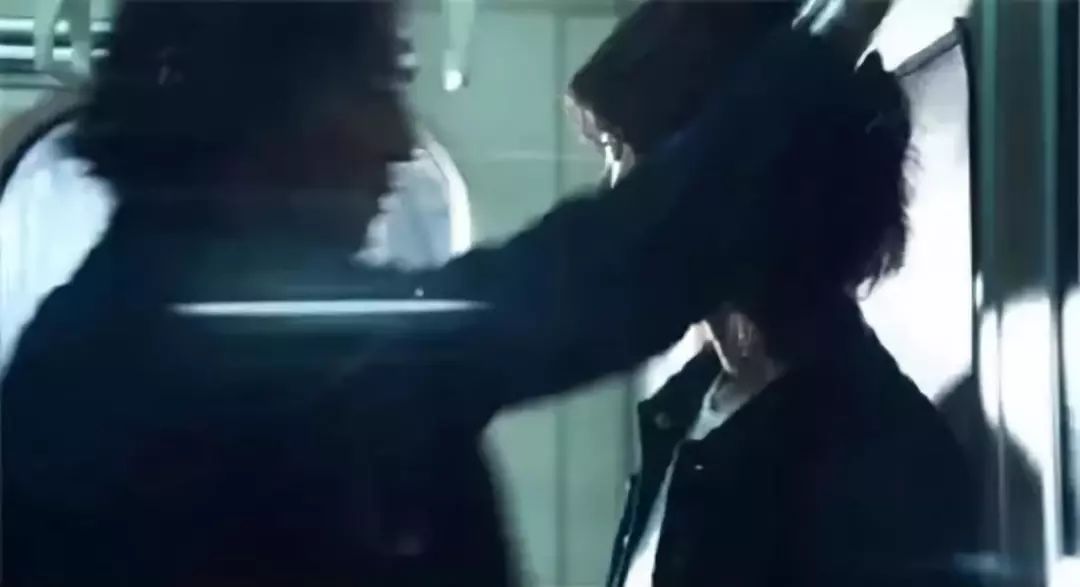 木村拓哉地铁壁咚窦靖童？这波玩酷安利我吃了！
