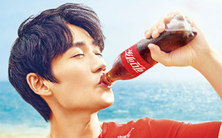 可口可乐×朱一龙反转瓶：喝出有情神反转