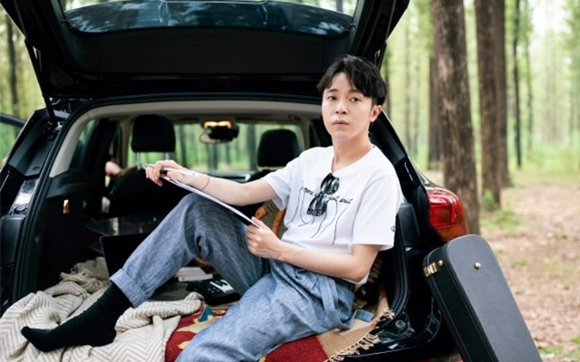 吴青峰代言全新别克，写了一首新歌“不负年轻”