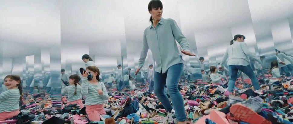 不按常规出牌，沃尔玛上演大型精分戏码