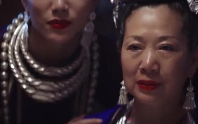 屈臣氏温情公益影片：“这是我妈，一个很奇怪的女人”