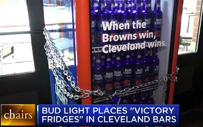 百威啤酒“胜利冰箱”的活动，让整个城市都陷入了疯狂