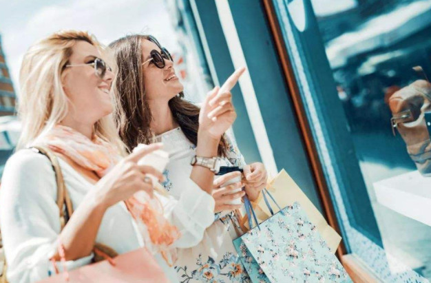 奢侈品盛世背后：一枝独秀寺库电商日子也煎熬