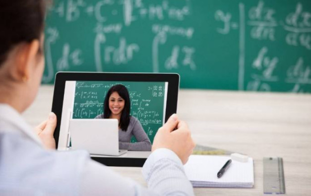 新东方凉了，新东方在线火了？