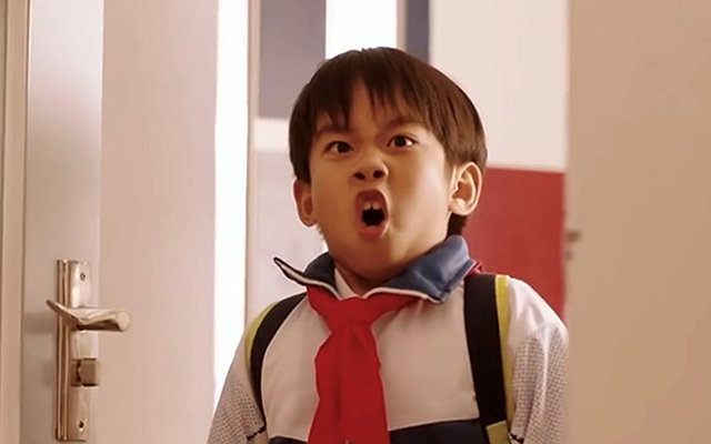 小学生上演青春偶像剧，看完才知穷无可恋的滋味