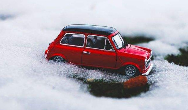 连续两年，汽车销量持续下降，车市冬季漫长而寒冷