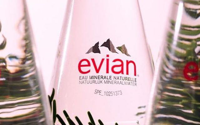 依云如何将一瓶水，卖出奢侈品的味道？