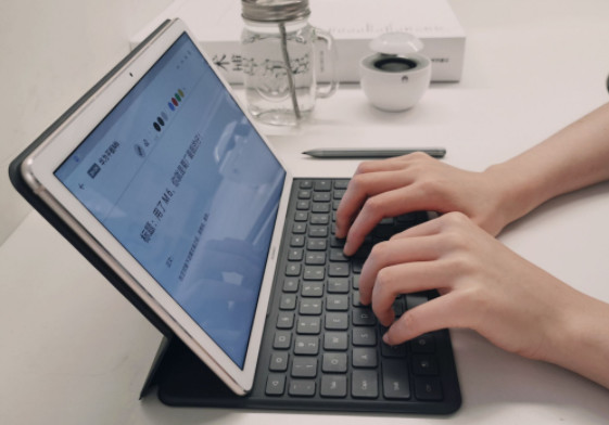 金山办公：千亿市值撑不起英雄梦