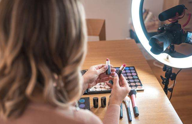 从港股直播第一股到1元股：映客怎么了？