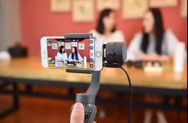 小红书：电商碰壁，直播来救