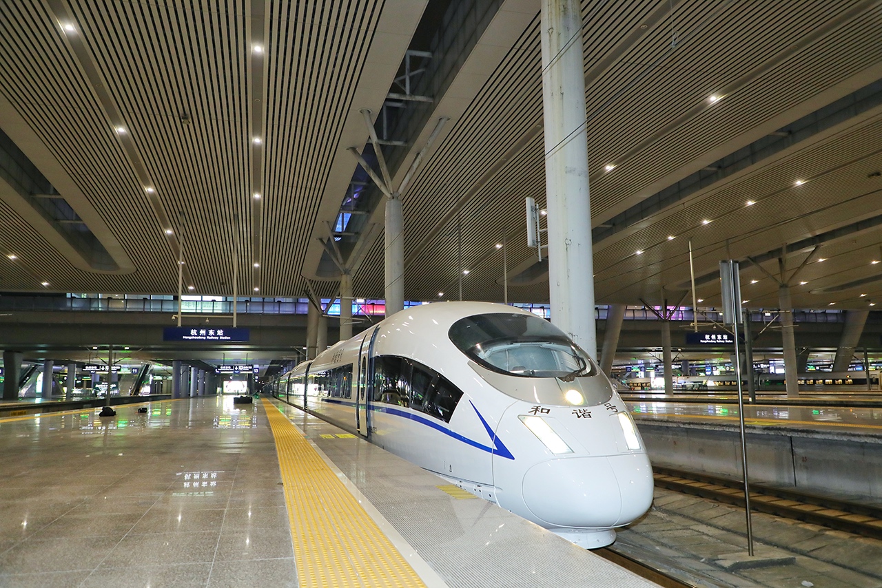 湖南、西南地区，2022-2023吉盟珠宝高铁冠名列车同时上画「霸屏」_互联网_艾瑞网