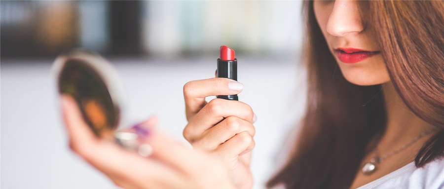 吊打国际化大牌，「完美日记们」配么？