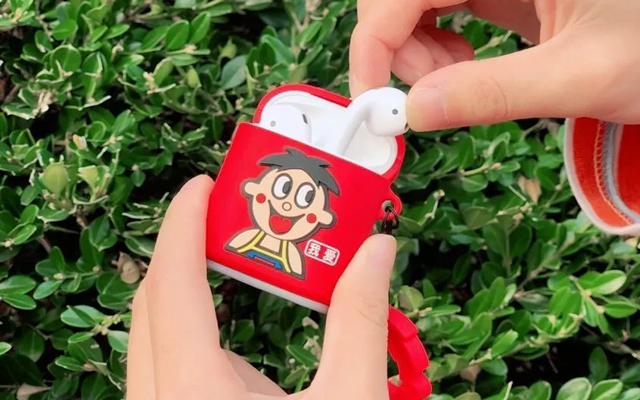 旺旺周边上新，旺仔牛奶、浪味仙、牛奶糖造型的耳机套来了