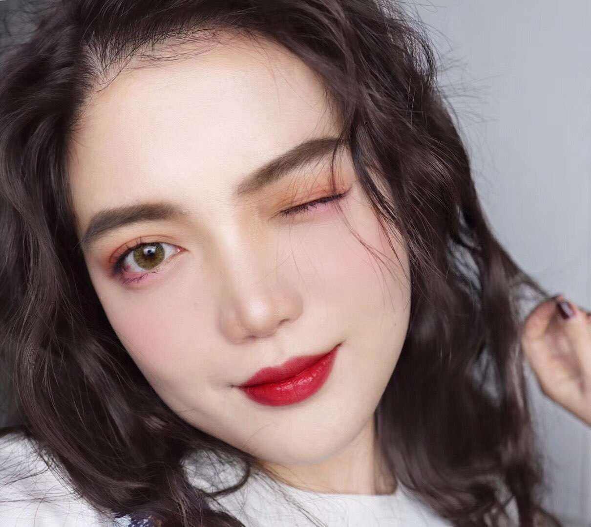 如何挑選最搭配自己膚色妝容的美瞳？（二）