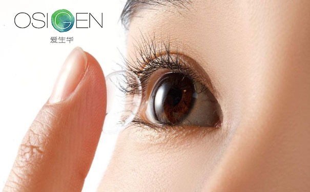 可以戴著過夜的硅水凝膠隱形眼鏡
