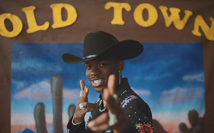 美国抖音神曲《Old Town Road》：西部牛仔穿越到现代