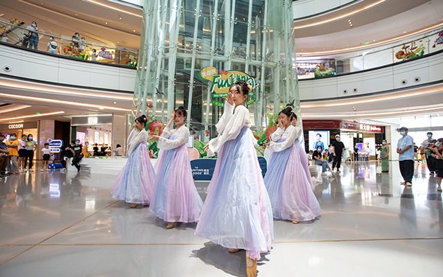 海外品牌新玩法，新西兰琅廷酒庄x国风，年轻人的第一杯起泡酒