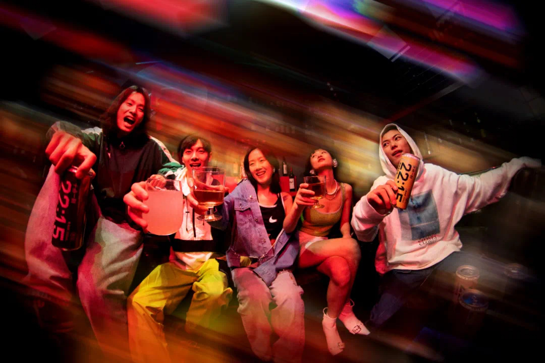 反派营销下的「十点一刻」诠释年轻人饮酒新态度