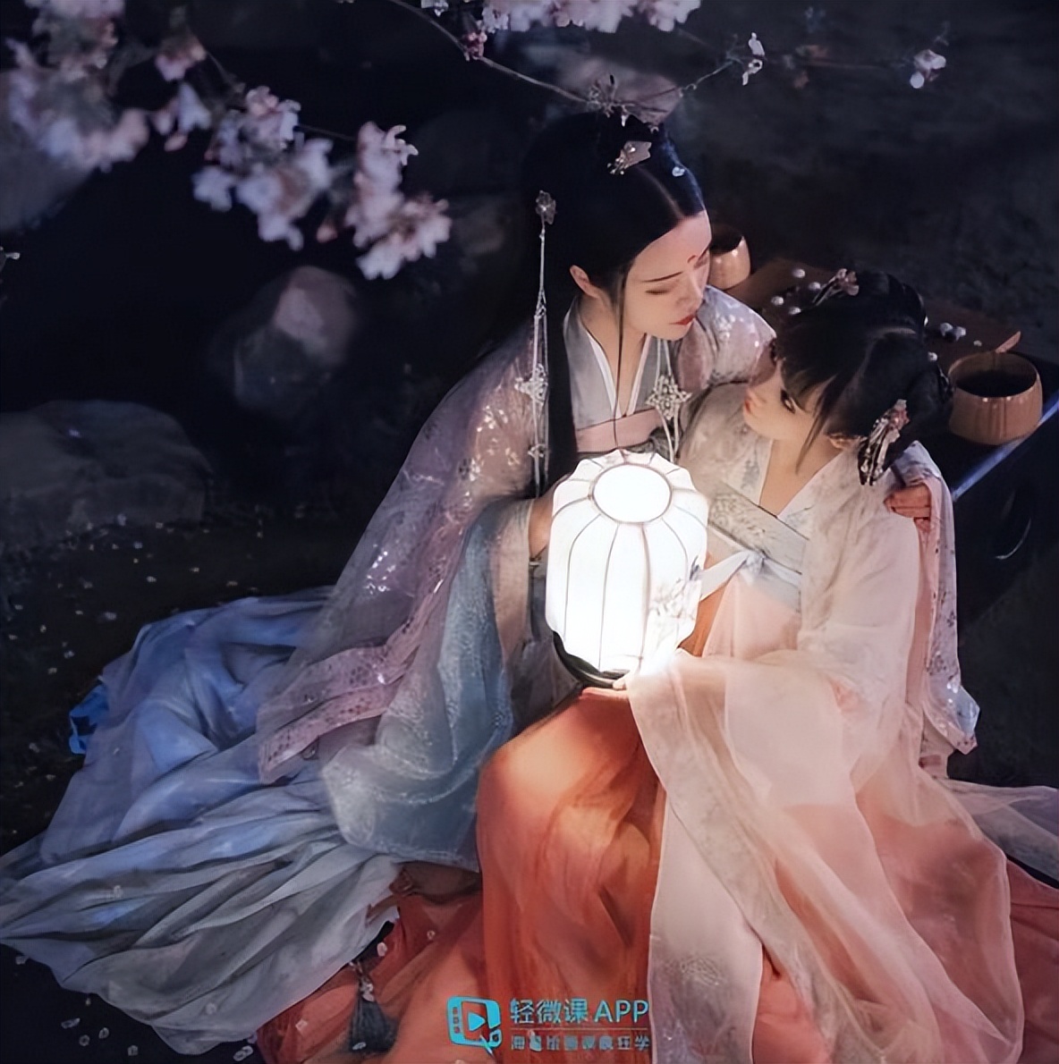 不會畫透明質感衣服？半透明質感畫法