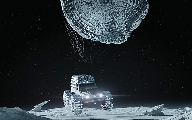 奔驰×Moncler特别计划：汽车穿上羽绒服，开向了神秘的外太空