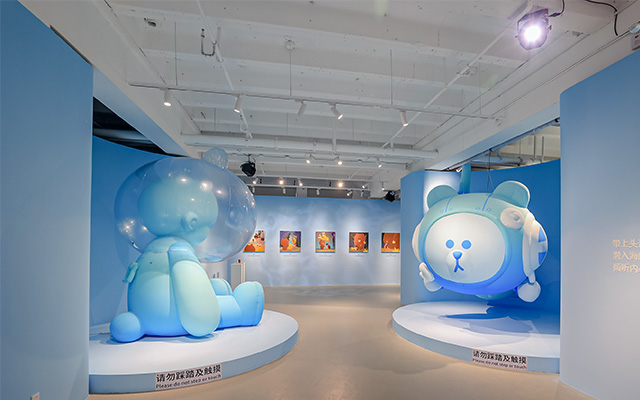 LINE FRIENDS×SankToys限时潮流艺术展,臻献布朗熊生日月惊喜