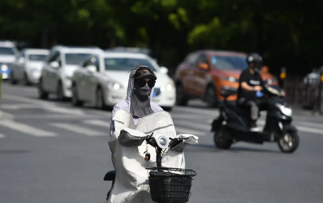 “晒”出来的爆款生意：工厂一天卖10万件，订单排到5月底